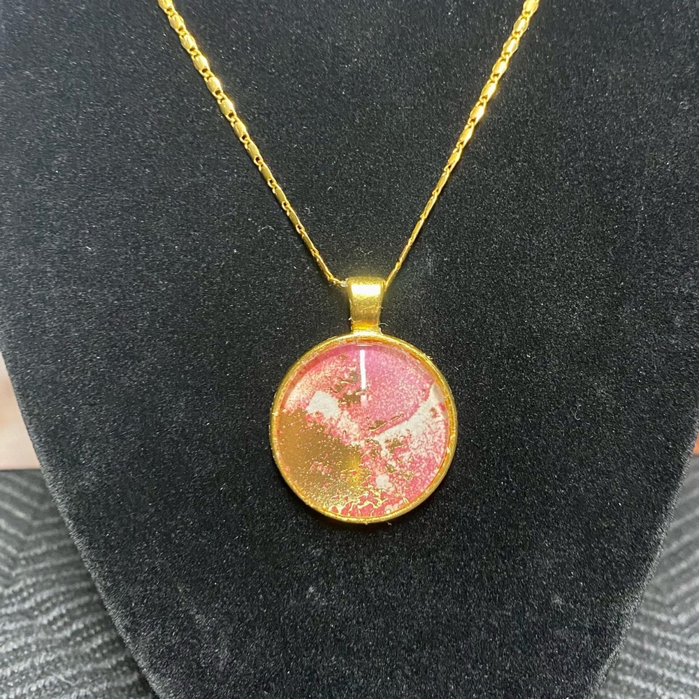 Pink, white and metalic 1” gold pendant on beautiful gold necklace 24” long